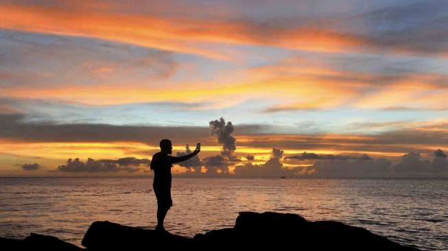 Kabupaten Kepulauan Sangihe yang berbatasan langsung dengan Filipina menetapkan tahun 2015 sebagai Tahun Wisata.