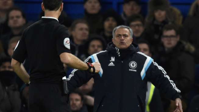 Reaksi manajer Chelsea Jose Mourinho saat The Blues menjamu Manchester City di Stamford Bridge (1/2) [Reuters/Dylan Martinez]