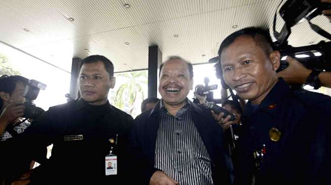 Sutan Bhatoegana Tidak Akan Teken Surat Pelimpahan