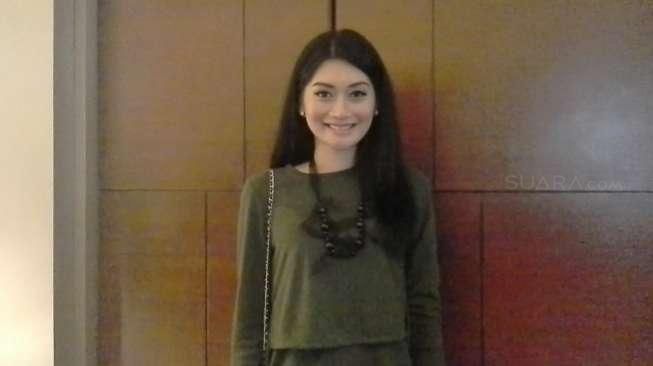 Ayu Pratiwi Senang Elvira Devinamira Raih Kostum Terbaik