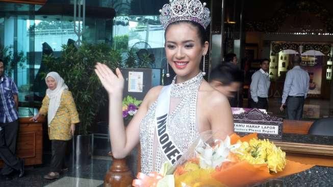 Soal Foto Mesra dengan Ketua KPK, Elvira : Saya Hanya Korban