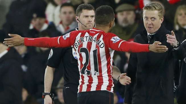 Southampton Permanenkan Bek Chelsea