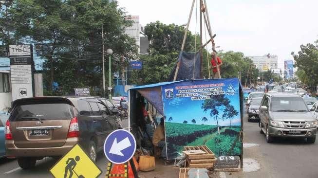 Pembangunan fisik jalan sepanjang 9,4 kilometer ini diperkirakan akan dimulai pada bulan Maret-April 2015.