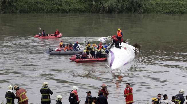 CEO TransAsia Minta Maaf Atas Kecelakaan Pesawat GE235