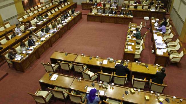 Komnas HAM bertemu Komisi III DPR.