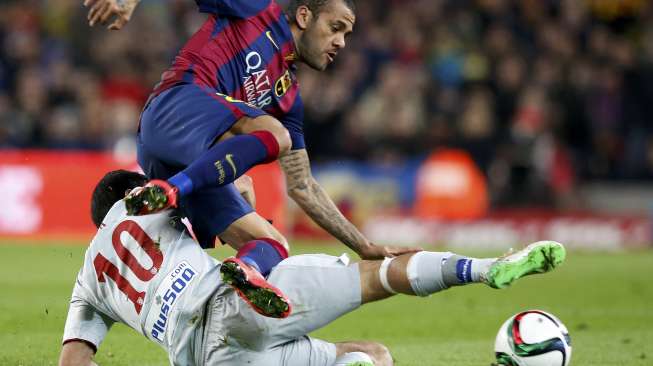 Masa Depan Alves di Camp Nou Belum Jelas