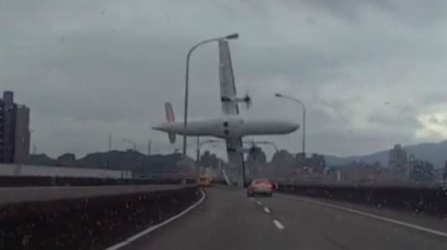 Ini Kalimat Terakhir Pilot dan Kopilot TransAsia Sebelum Jatuh