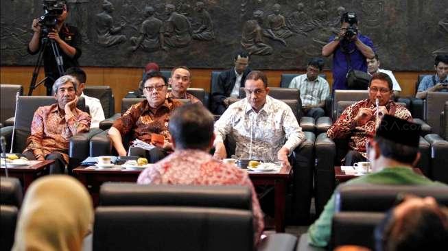 Mendagri, Mendikbud, Menag dan Wamenlu, hadir dalam rapat bersama unsur pimpinan MPR RI soal penggantian Empat Pilar, di Kompleks Parlemen, Jakarta, Rabu (4/2/2015). [Suara.com/Kurniawan Mas'ud]