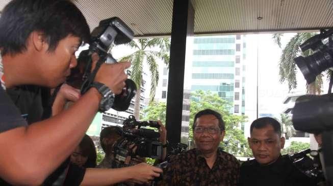 Mahfud Sambangi KPK