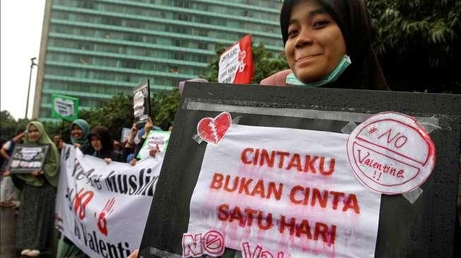 10 Kata-Kata Lucu 'Valentine Bukan Budaya Kita' Buat yang Nggak Ngerayain Hari Kasih Sayang