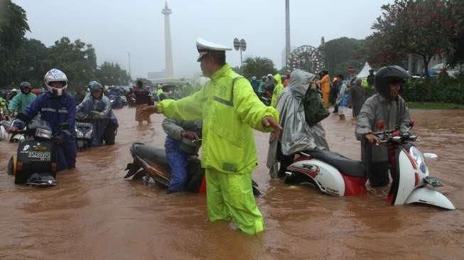 Akibat Banjir, PLN Jakarta Terpaksa Padamkan 469 Gardu Listrik