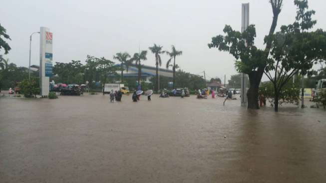 Kawasan Industri Cakung Banjir sampai Satu Meter