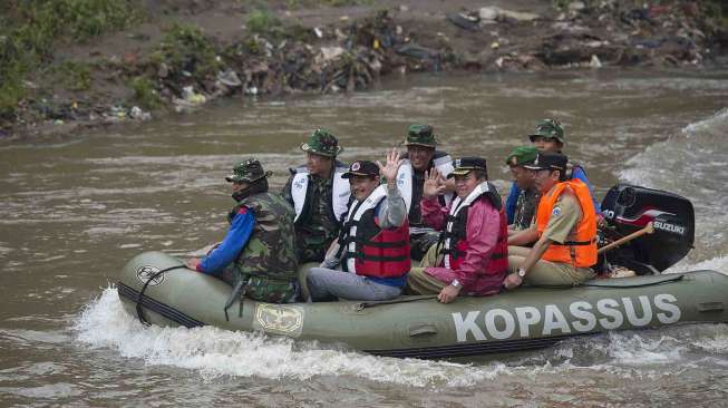 Wagub Susuri Kali Ciliwung