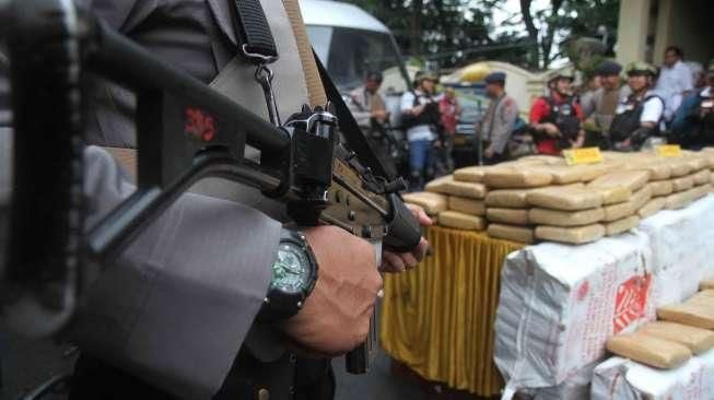 Dua ton ganja kering dikemas dalam kardus sebanyak kurang lebih 2000 kemasan dengan nilai Rp2 milyar.