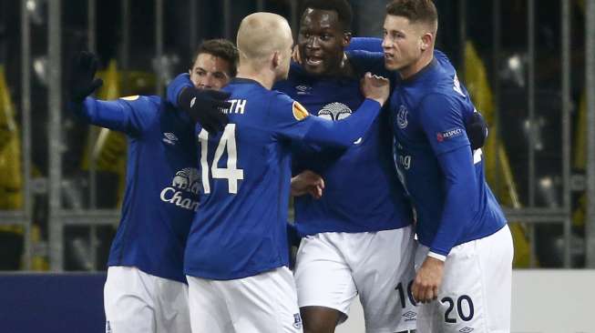 Lukaku Hattrick, Everton Tumbangkan Wakil Swiss