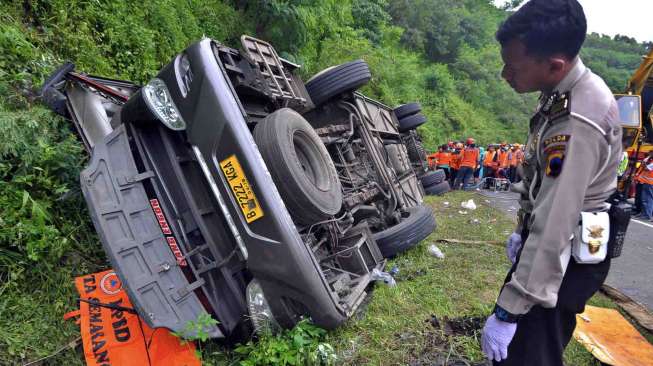 Polisi Hilangkan Kunci Borgol di Tangan Sopir Bus "Sang Engon"?