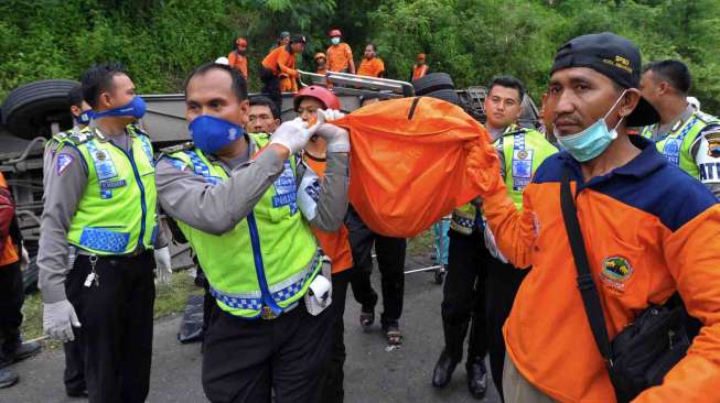 Kecelakaan Bus di Semarang, 16 Orang Tewas