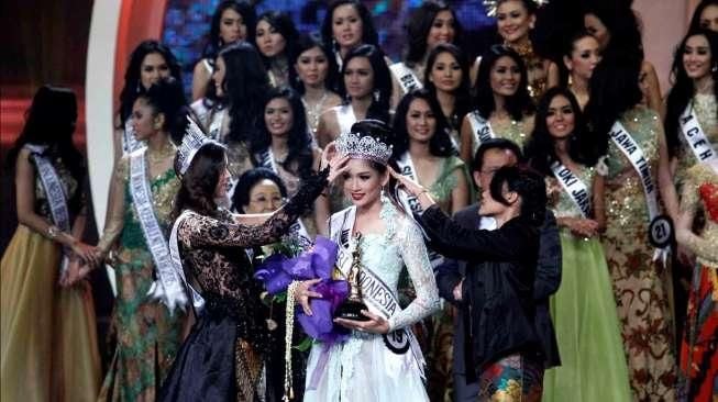 Di Malam Puncak Pemilihan Puteri Indonesia 2015 yang digelar Jumat (20/2), di JCC Jakarta, Anindya Kusuma Putri (Jawa Tengah) akhirnya terpilih menjadi Puteri Indonesia 2015. [Suara.com/Kurniawan Mas'ud]