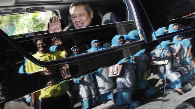 SBY bersama Ibu Ani Yudhoyono tiba di Batam melalui Singapura untuk menghadiri Konsolidasi dan Temu Kader Partai Demokrat.
