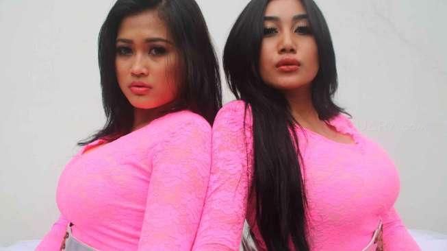 Di HUT Telkomsel, Duo Serigala Dihujat Tampilkan "Nipple"