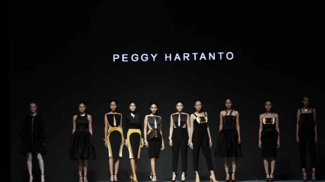 Karya Peggy Hartanto Menutup IFW 2015