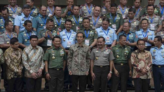 Rapim TNI dan Polri tersebut mengambil tema Sinergitas TNI-Polri Penggerak Revolusi Mental.