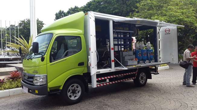 Hino Serahkan Mobil Servis Bus Transjakarta ke Pemda DKI