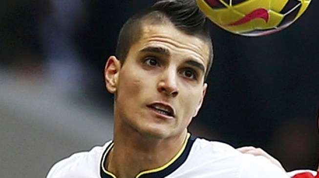 Erik Lamela, "Winger" Spurs yang Hampir Senasib dengan Messi