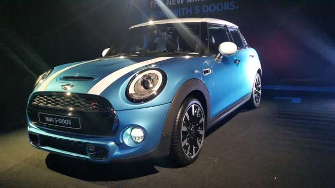 New MINI Cooper 5-Door dipamerkan di Jakarta, Kamis (5/3) [Deny Yuliansari/Suara.com].