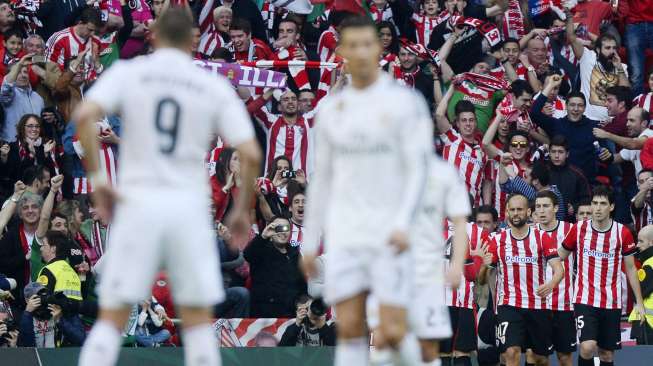 Para pemain Athletic Bilbao merayakan kemenangan atas Real Madrid. REUTERS/Vincent West