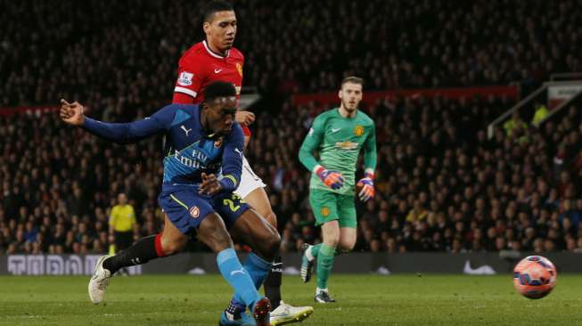 Van Gaal Tak Menyesal Jual Welbeck ke Arsenal