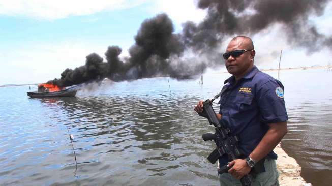 Kapal milik jaringan narkotika internasional pimpinan WCP yang menjadi buronan di tujuh negara itu dimusnahkan BNN.