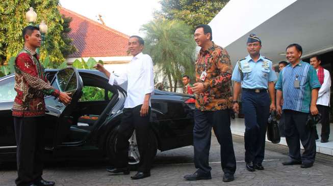 Presiden Jokowi Teken Perpres Kenaikan Tunjangan Mobil Pejabat