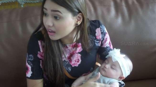 Hadiri Ultah, Aurel Gendong Bayi 3 Bulan
