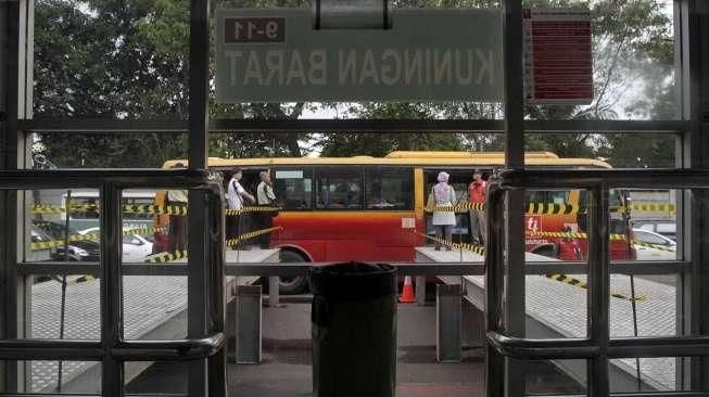 Kotak Saran dan Aduan Transjakarta Dirusak Orang Dalam?