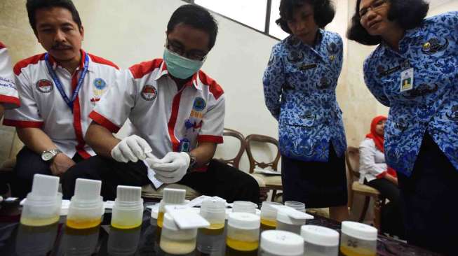 Hendak Dites Urine, Seorang Pejabat Daerah Tiba-tiba Kabur