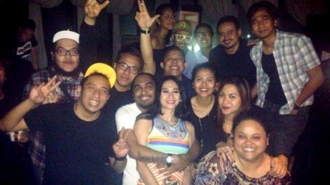 Glenn Fredly Kabarkan Kondisi Aura Kasih Pascaoperasi Usus Buntu