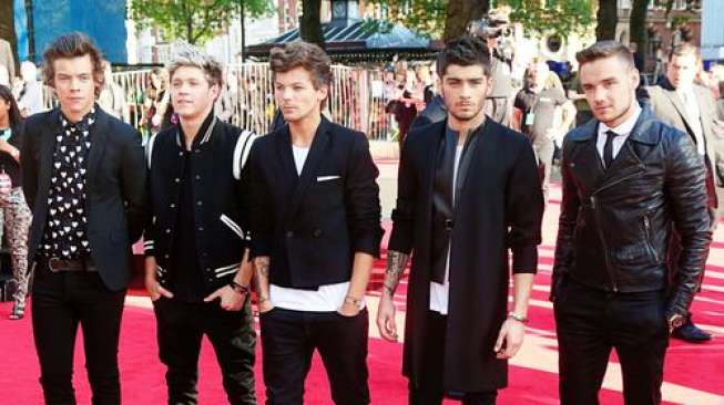 One Direction Dihadiahi Al Quran hingga Batu Akik