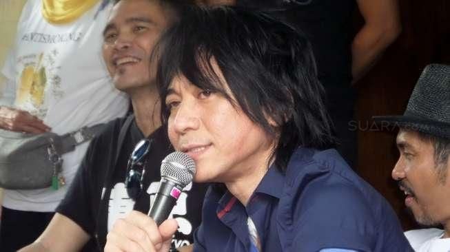 Digosipkan Keluar dari Slank, Ini Kata Abdee Negara