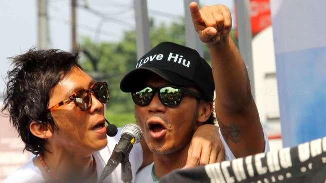 Slank ikut meramaikan peringatan Hari Air Sedunia yang jatuh tepat pada hari ini, Minggu (22/3/2015) dengan menggelar konser mini di ajang car free day di Jakarta Pusat. [Suara.com/Oke Atmaja]