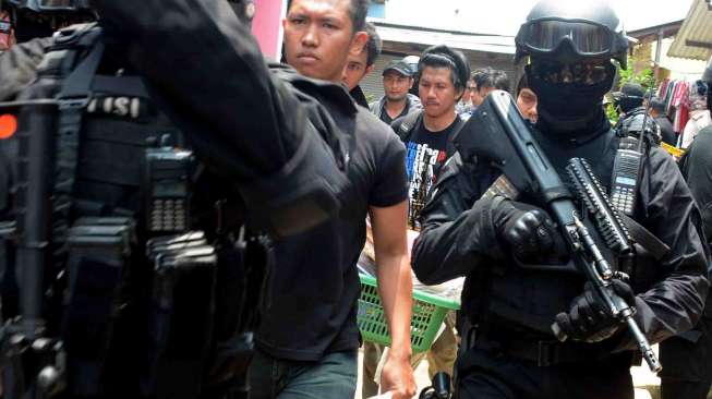 Terduga Teroris Ditangkap Densus 88 di Kampung Luibadak