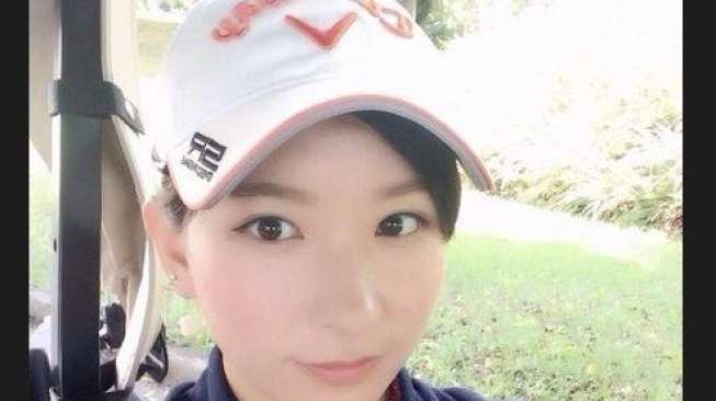 Ini Dia "Caddie" Golf Cantik yang Jadi Pergunjingan di Dunia Maya