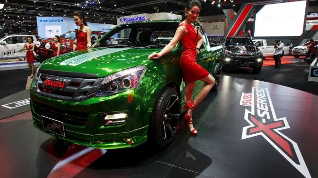 Sejumlahh model cantik nan seksi meramaikan pameran Bangkok Motor Show ke 36 . Pameran otomotif terbesar di Thailand itu mulai digelar 25 Maret sampai 5 April mendatang (Reuters/Chaiwat Subprasom).