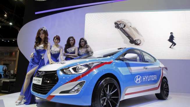 Sejumlahh model cantik nan seksi meramaikan pameran Bangkok Motor Show ke 36 . Pameran otomotif terbesar di Thailand itu mulai digelar 25 Maret sampai 5 April mendatang (Reuters/Chaiwat Subprasom).