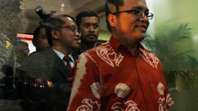 Denny Indrayana Penuhi Panggilan Bareskrim