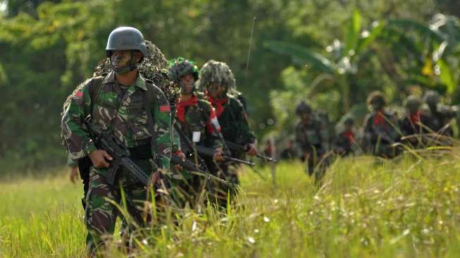 Kapuspen TNI: Kostrad yang Baku Tembak dengan Kelompok Santoso