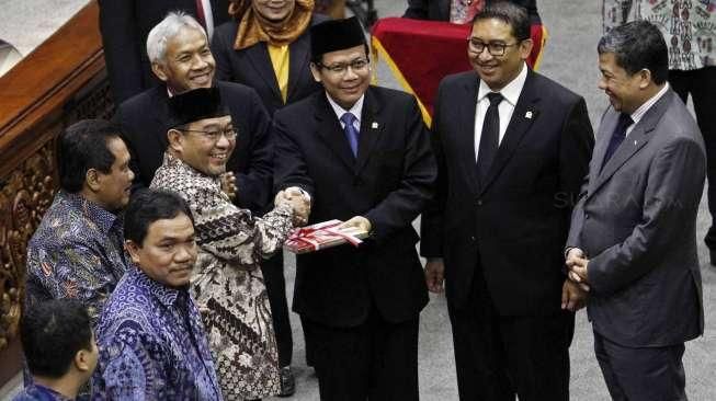 Agenda sidang tersebut yakni penyampaian ikhtisar hasil pemeriksaan Badan Pemeriksa Keuangan (BPK) RI semester II Tahun 2014.