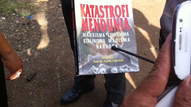 Di TKP Ledakan Kebon Kacang Ditemukan Buku "Katastrofi Mendunia"