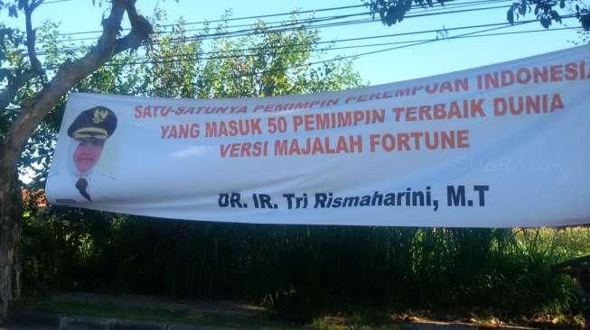 Spanduk Dukungan Tri Rismaharini Muncul di Lokasi Kongres PDIP