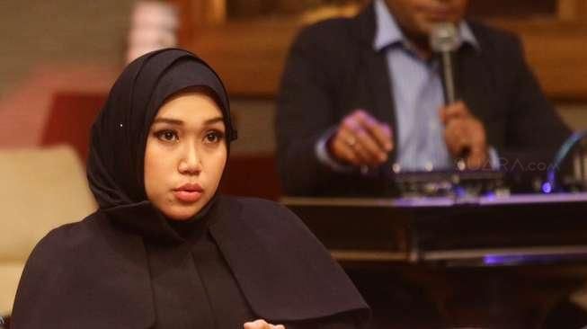 Perempuan Jilbab Diduga Pacar Olga Akhirnya Muncul